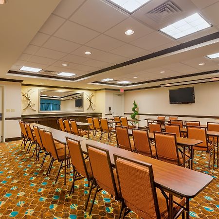 阿尔派智选假日套房酒店 阿尔派恩 外观 照片